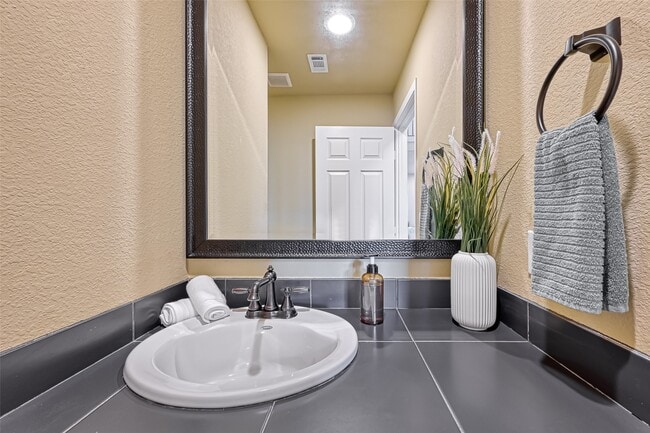 Photo - 2102 Todville Rd