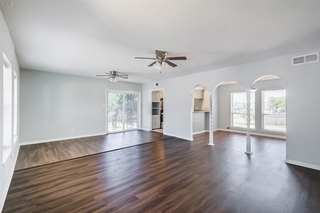 Photo - 5922 Fairdale Ln