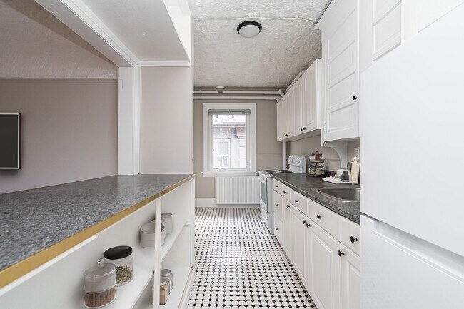 Photo - 100 Vaughan Rd Unit 25