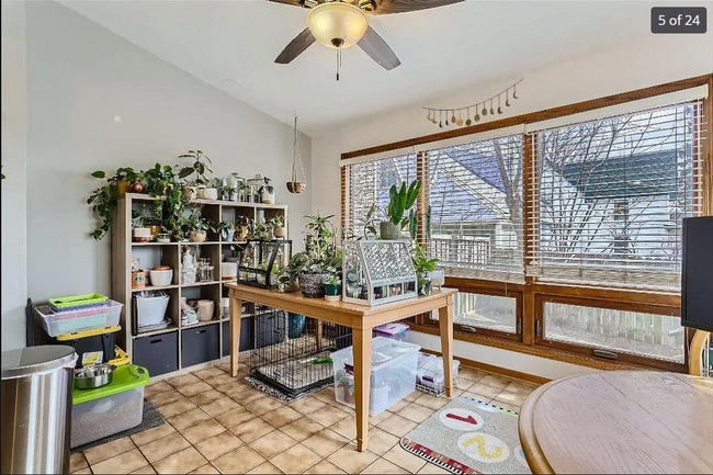 Dining room/sun room