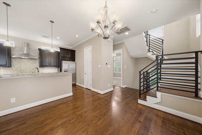 Photo - 1113 W 18th St Unidad A