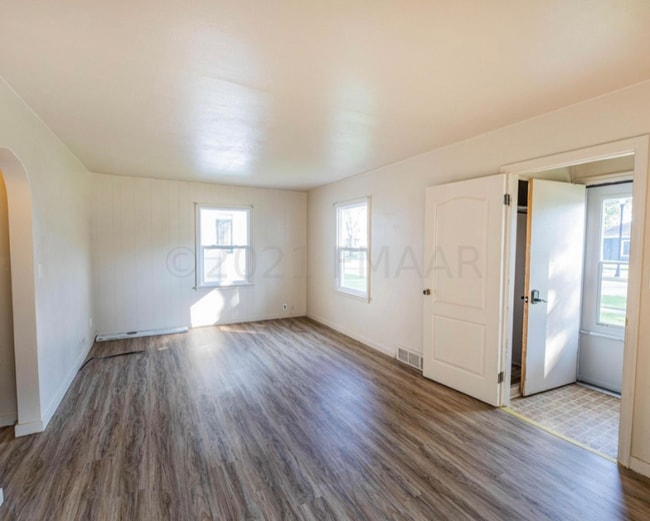 Photo - 1458 10th St N