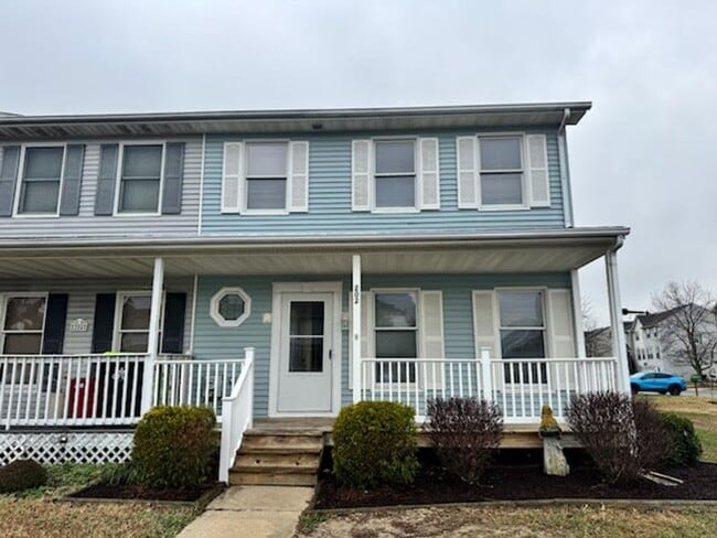 Building Photo - Affordable townhome in Milton, located in Ship Builders Village.