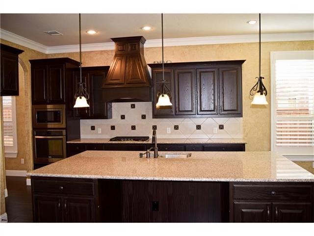 Photo - 115 Oakwood Ln