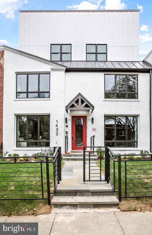 Photo - 1420 Staples St NE Unit 1