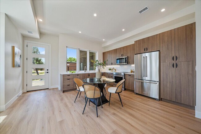 Photo - Luxurious New Townhome in South Sloan’s Lake