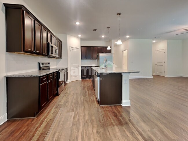 Photo - 381 Banyan Frst Dr