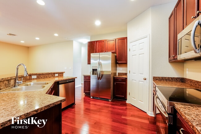 479 Shadow Lakes Dr