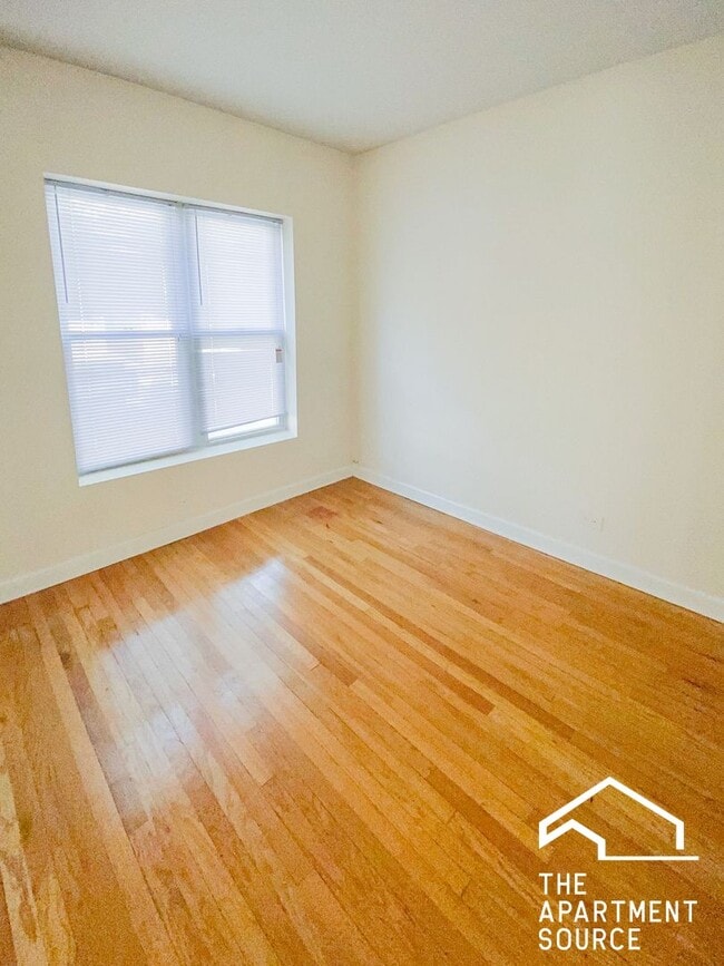 Photo - 851 W Cornelia Ave Unit 1N