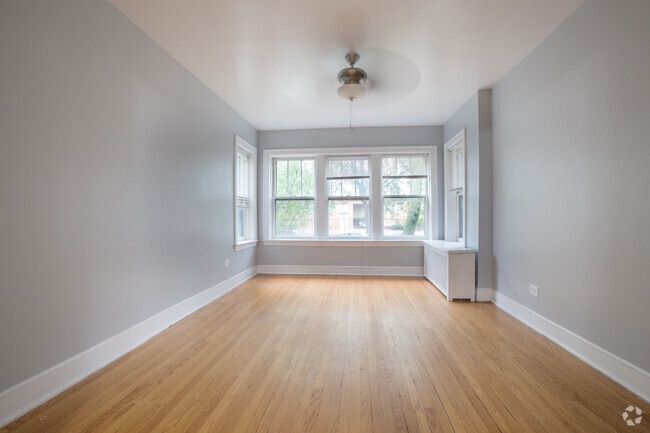 Building Photo - 4907 N Janssen Ave Unit 1 Rental