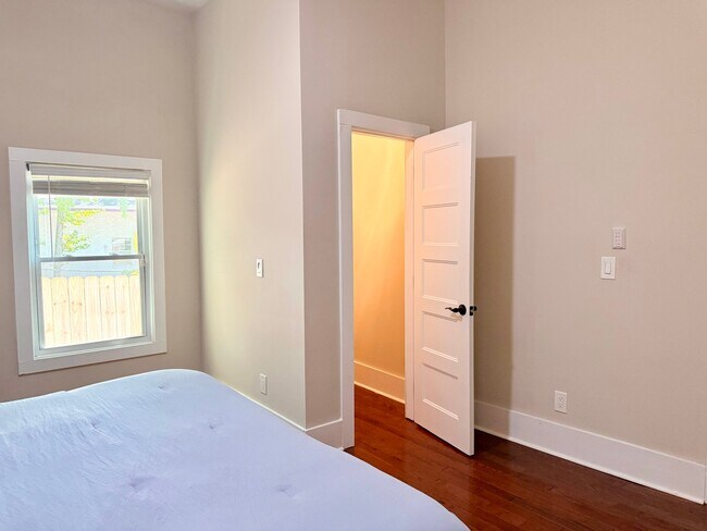 906 Metropolitan Pkwy SW