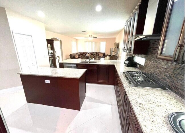 Photo - 10454 Galleria St