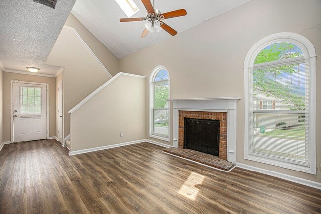 Photo - 3 bdrm  2.5 bath in Stone Mountain