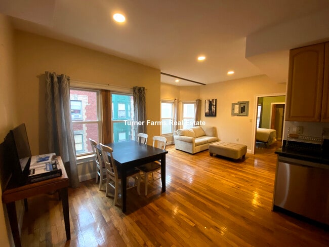 Photo - 1031 Tremont St Unit 2