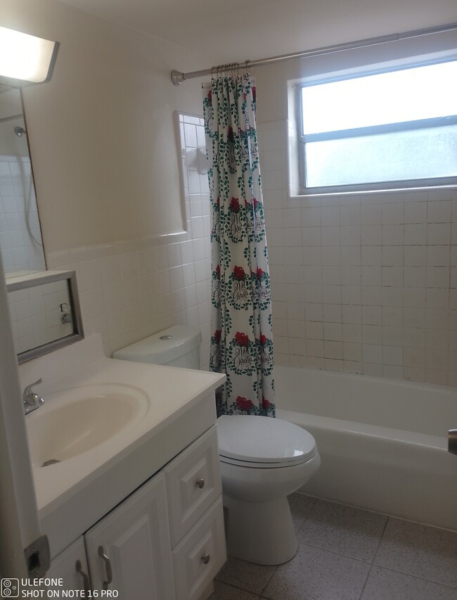Photo - 410 SE 3rd St Condo Unit 7