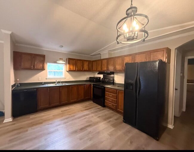 Building Photo - 3083 Lake Sue Dr