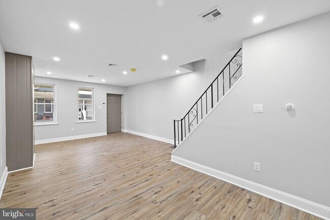 Photo - 1671 N Wilton St