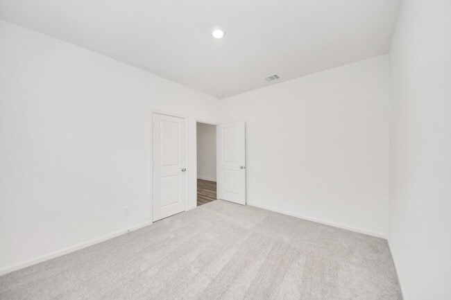 Building Photo - 10306 Valley Vista Dr