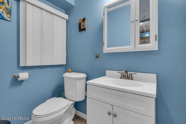 Photo - 691 Sussex Ct