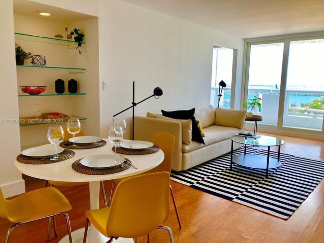 Building Photo - 1717 N Bayshore Dr Unit A-1953