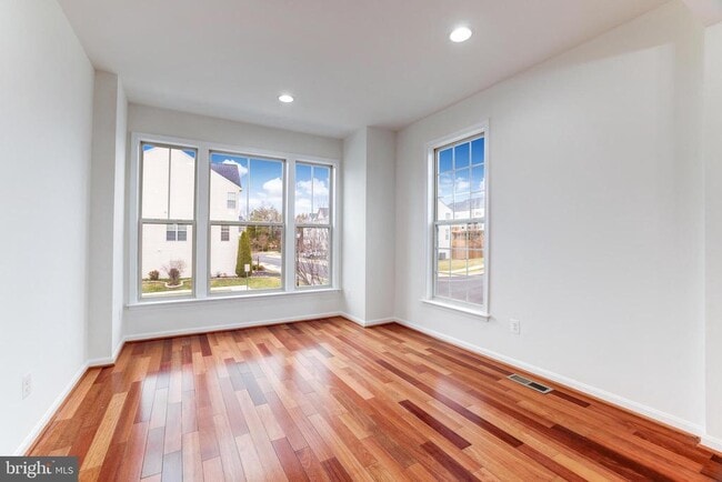 Photo - 42639 Chisholm Dr