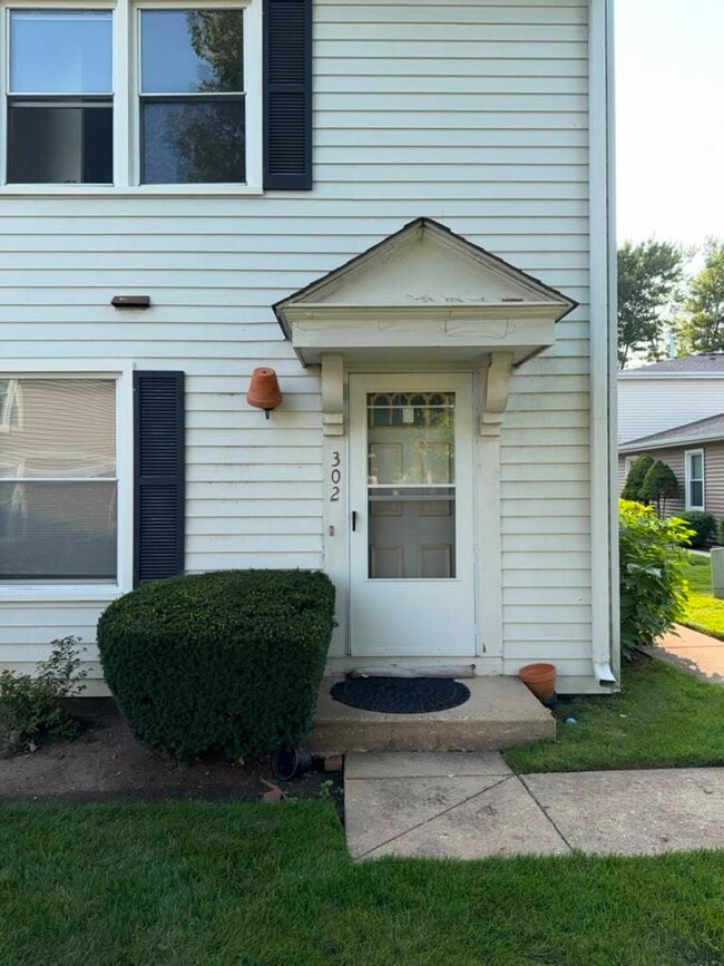 Photo - 302 Creekside Dr