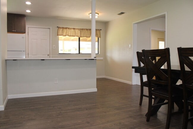 Photo - 7905 Julia Ct