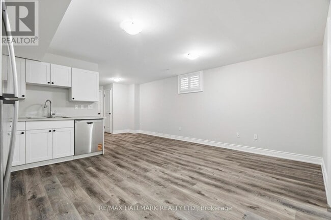Photo - 797 Oxford St