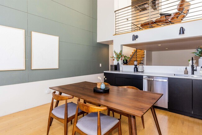 Photo - 2323 Magnolia St Unit 4