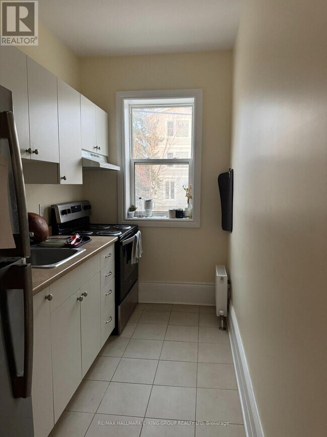 Photo - 135 Concord St S Unit 3