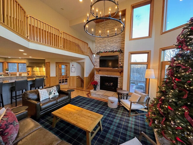 Building Photo - 241 Crawford Ridge Rd Unit ID1248467P Rental