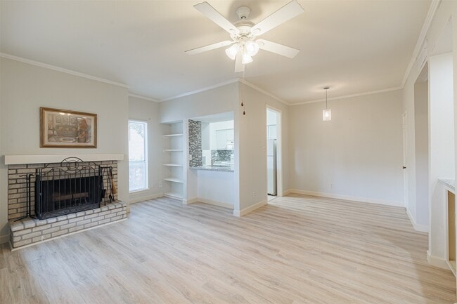 Building Photo - 726 Bering Dr Unit L Rental