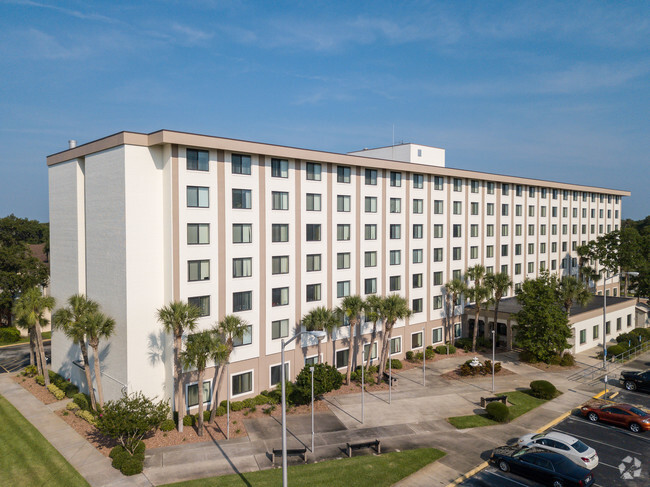 Building Photo - Central Manor Apartments