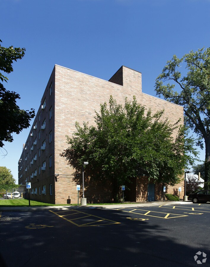 Photo - Lake Avenue Commons Apartments