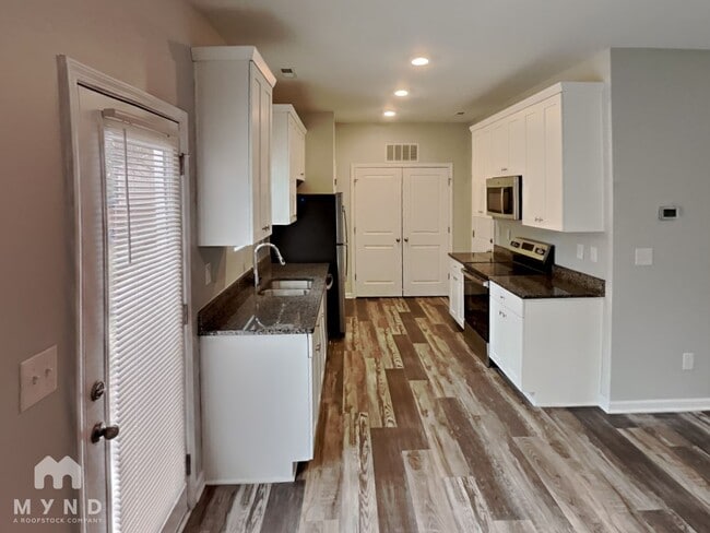 Photo - 410 S Gray St