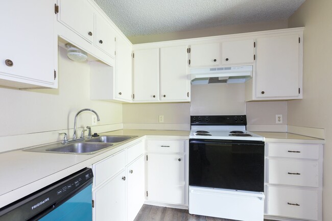 Photo - 1421 W Lillian St Unit 3