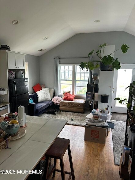 Photo - 60 5th St