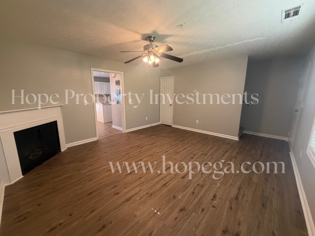 Photo - 5 E Newnan Rd