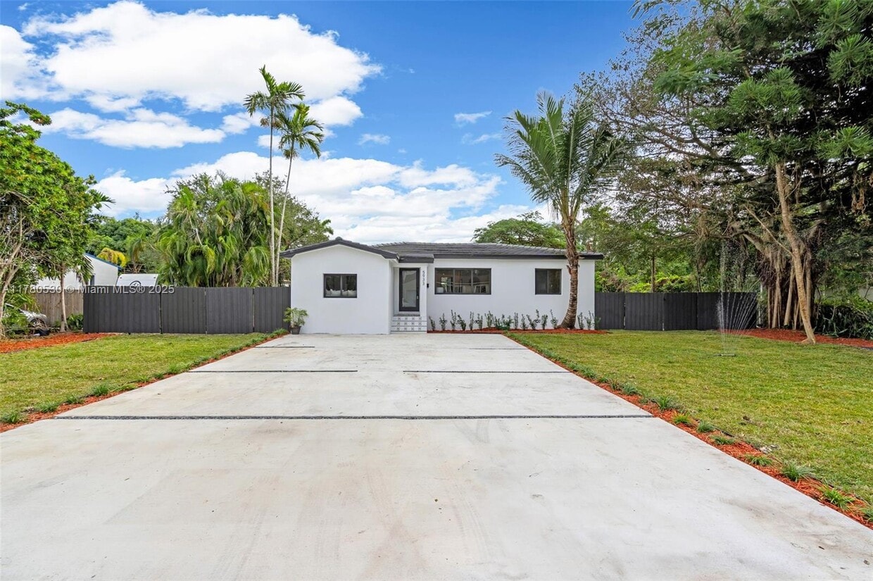 Photo - 5933 SW 61st Ave (South Miami, FL)