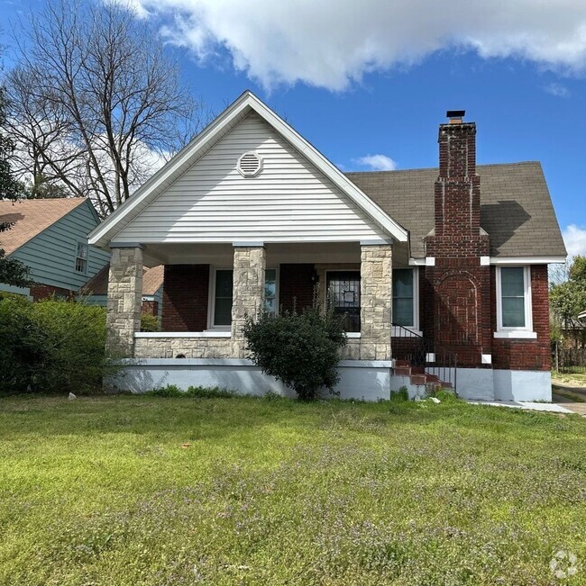 Building Photo - 965 University St Rental