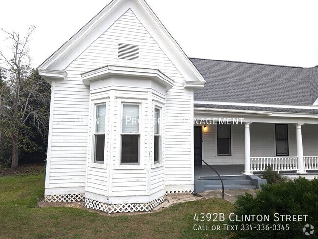 Building Photo - Charming 2/1.5 Duplex Downtown Marianna! Rental