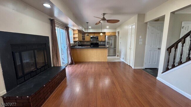 Photo - 371 Hawkshead Way