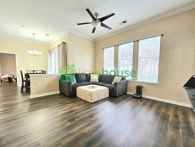 Photo - 1400 Granby St Unidad 104