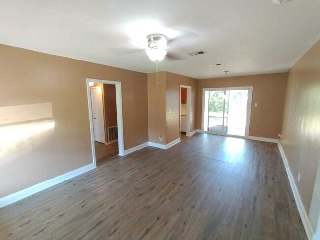 Photo - 5247 Lexington Ave