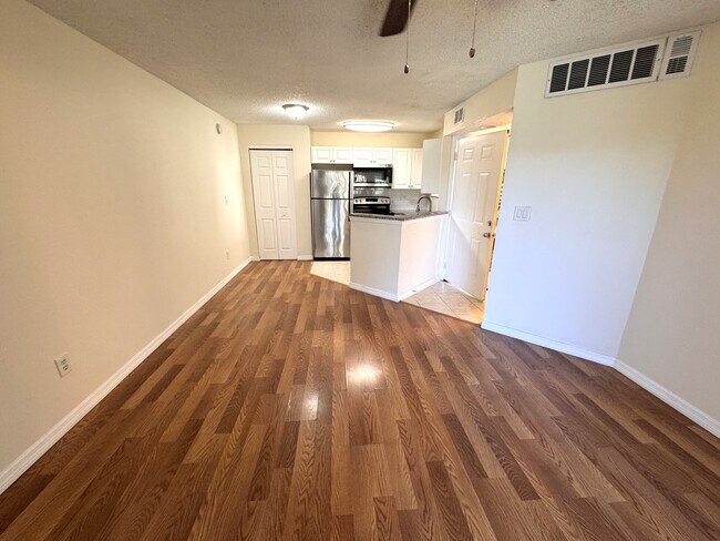 Photo - 1940 Lake Atriums Cir