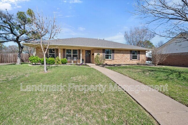 Photo - 1415 Moss Rose Cir
