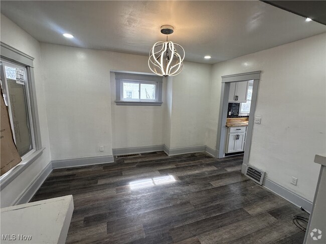 Building Photo - 1268 E 133rd St Rental