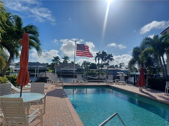 Building Photo - 5515 SW 12th Ave Unit 201