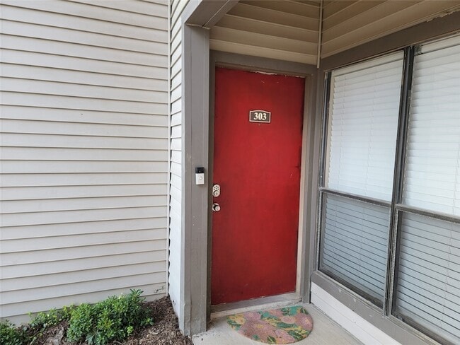 Photo - 2025 Augusta Dr Unit 303