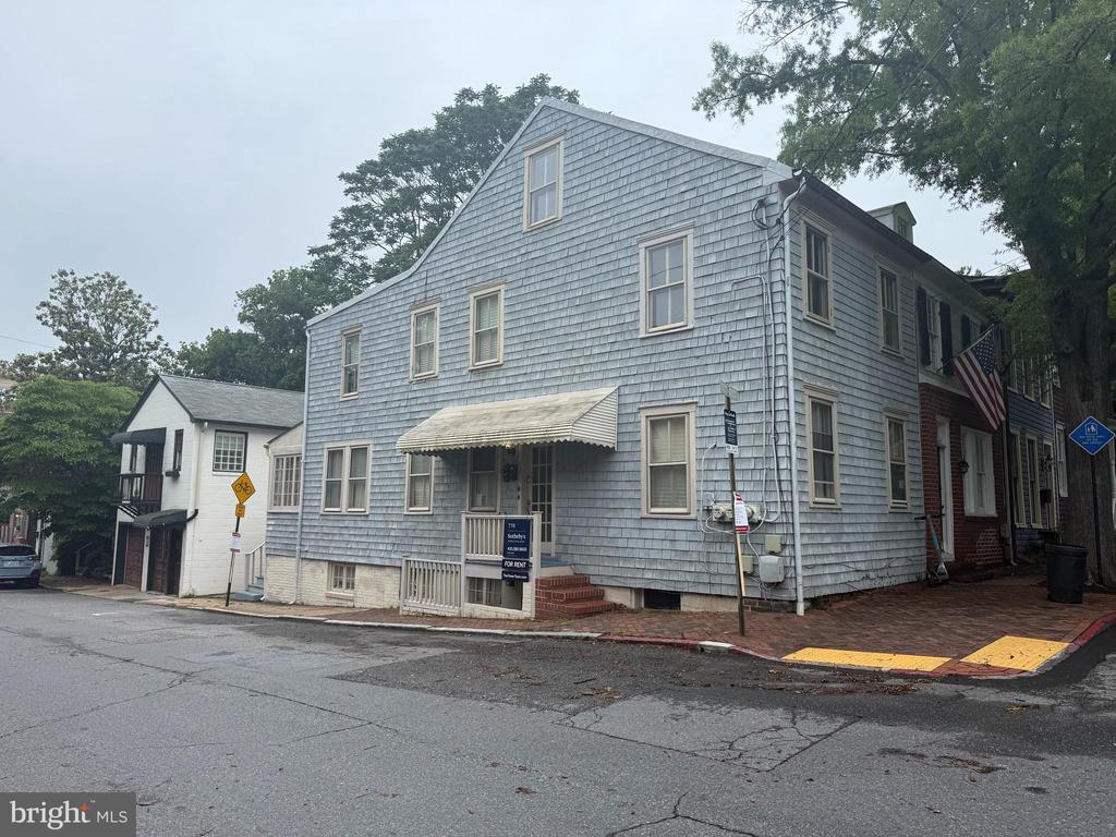Photo - 101 Charles St House